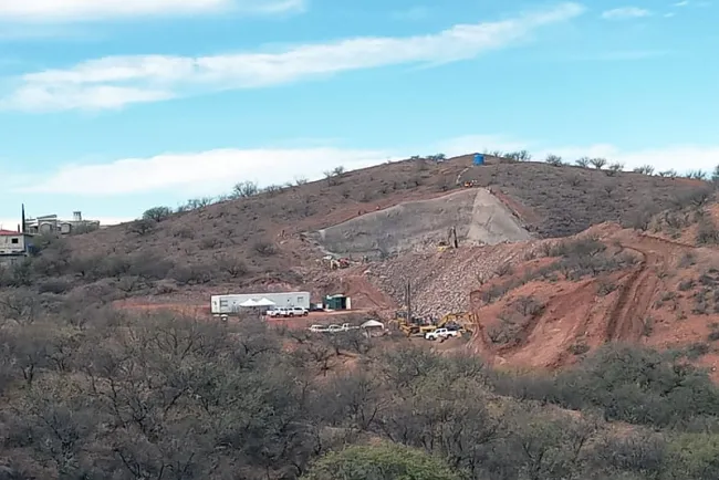 Trabajan supuestamente en la construcción de un túnel según vecinos de la BA