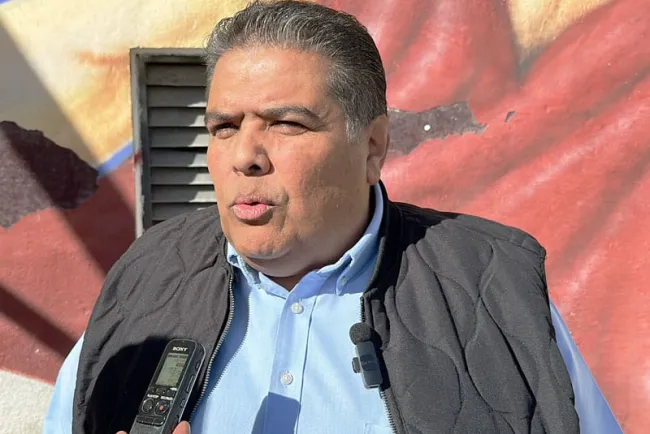 Trabajan en solución de problema de transporte