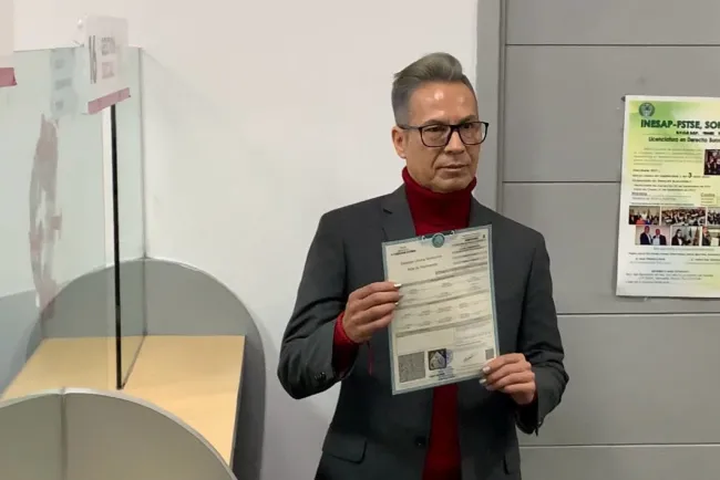 Expide Registro Civil primera corrección de acta con género no binario