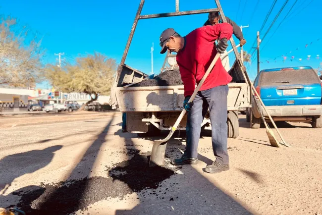 Reinician labor de bacheo en varias calles de la ciudad