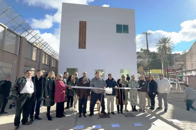 Reabren garita peatonal de la calle Elias