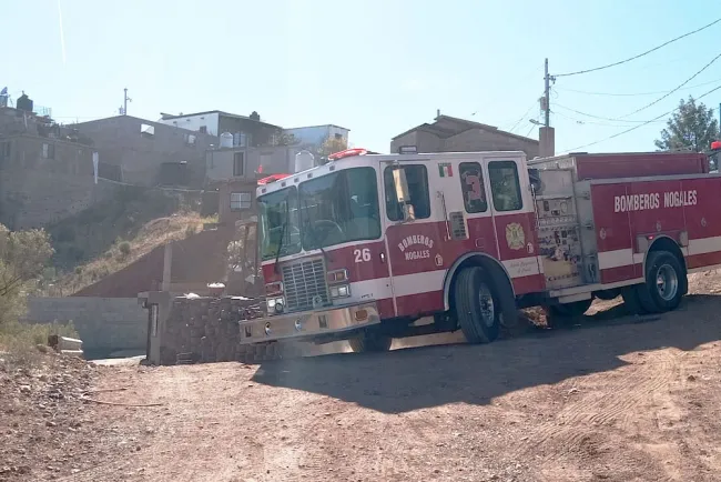 Destruyen llamas vivienda en la Colosio