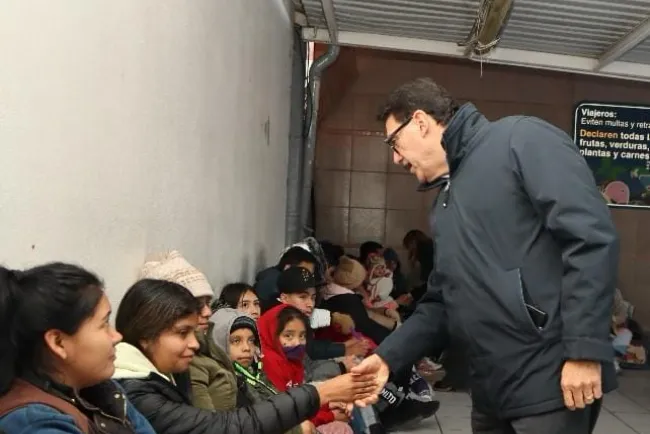 Encabeza alcalde el programa “Café, Pan y Abrigo”