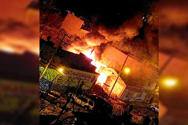 Destruye fuego dos viviendas provocados por anafres