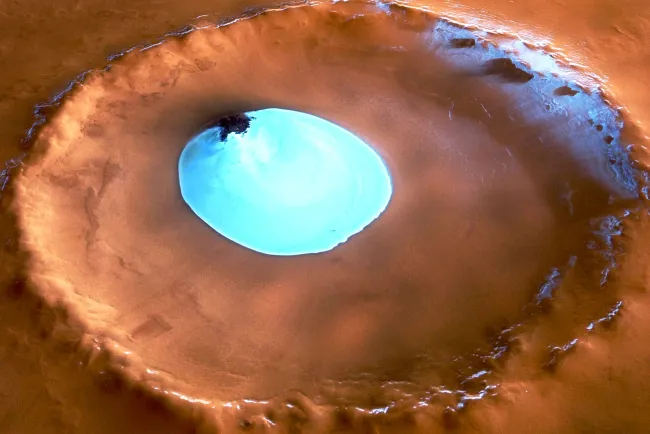 Hallan en Marte enormes depósitos de hielo, cruciales para futuras misiones