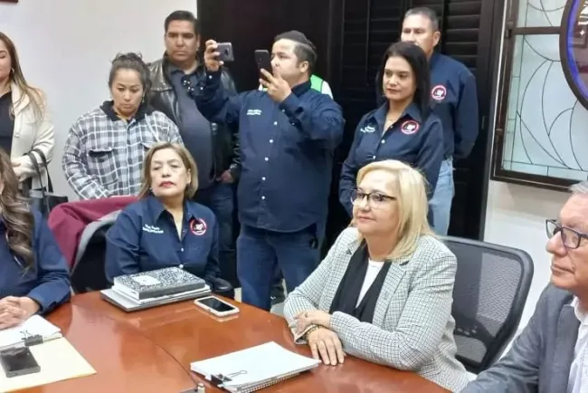 Va Steus por el 100 por ciento de aumento salarial