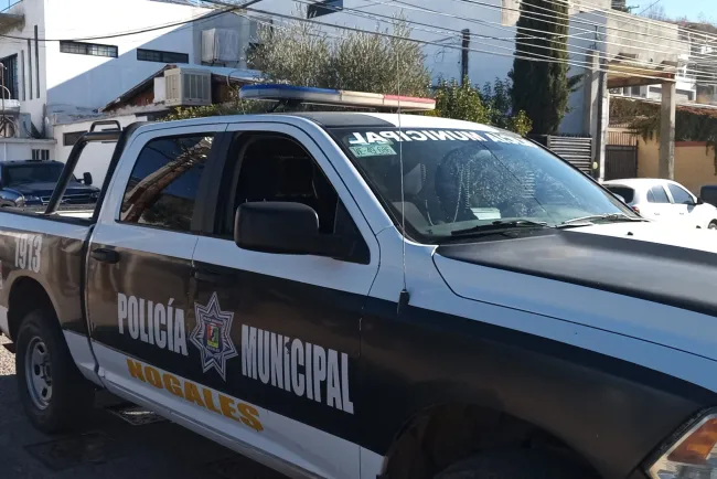 Reportan robos a transeúnte y en un comercio