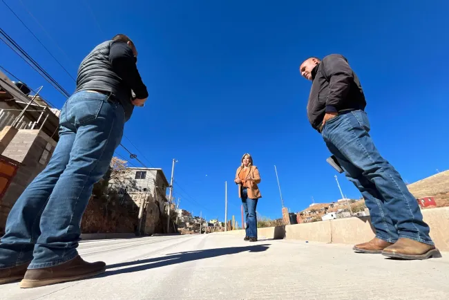 Avanzan obras de pavimentación en Colinas del Sol y la CTS-Croc