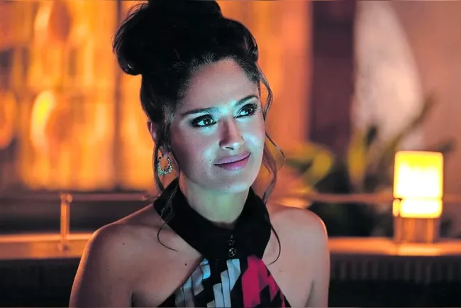 Nominan a Salma Hayek y Chris Evans como peores actores de 2023