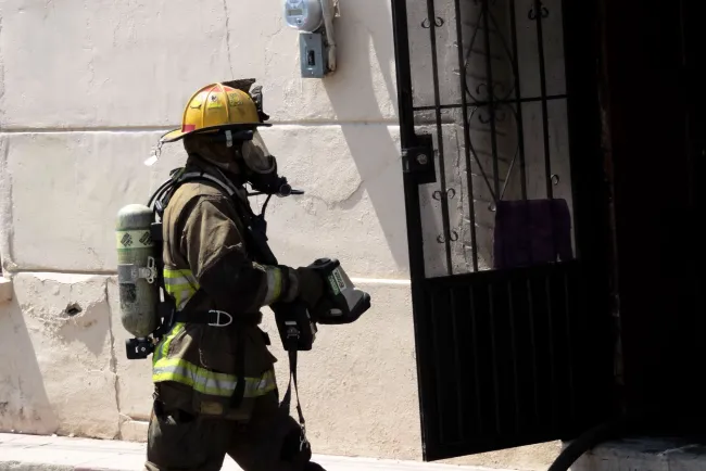 Tiene vivienda pérdidas materiales y daños por incendio