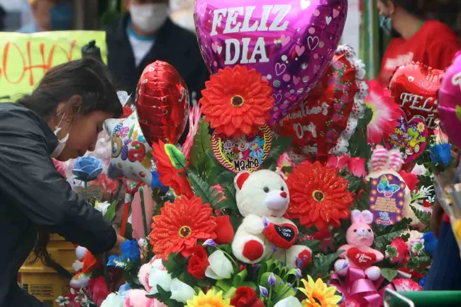 Trabajan en permisos para el ‘Días de los Enamorados’