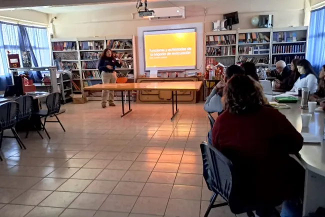 Capacita la UMPC a personal de secundaria para evacuaciones