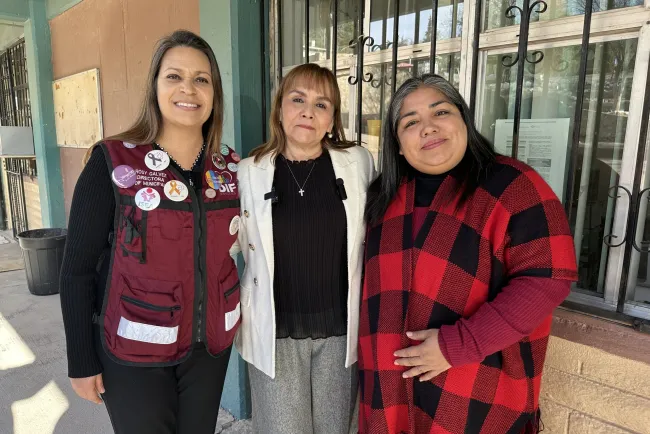 Apoyan a estudiantes vulnerables de Conalep con despensas