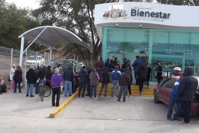 Lento el proceso de pagos del Banco del Bienestar a adultos mayores