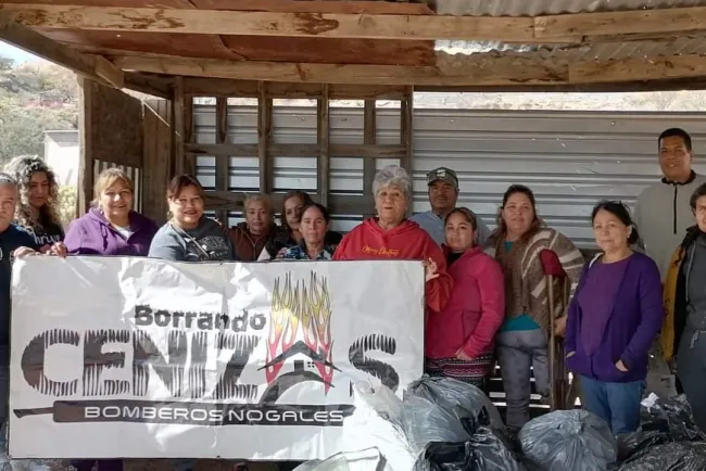 Apoyan bomberos a damnificados con “Borrando Cenizas”