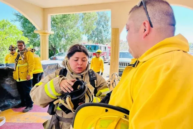 Por finalizar la academia de bomberos