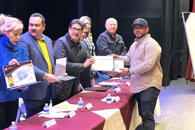 Reconocen a personal de el Oomapas