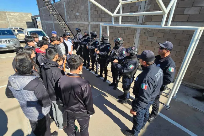 Imparten pláticas de prevención a estudiantes de secundaria