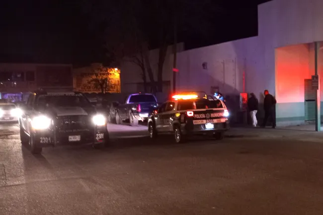 Sufre automovilista despojo violento de su vehículo