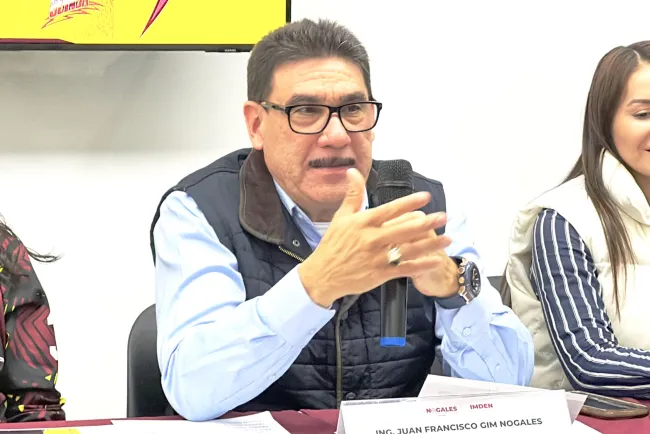 Coadyuva Ayuntamiento con trabajos de la carretera sur