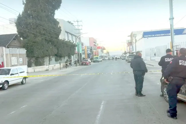 Protagonizan sujetos armados balacera en plena Obregón