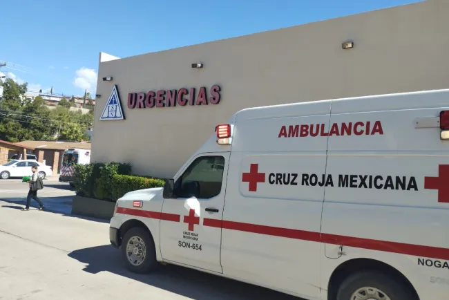 Llega solo al hospital con sobredosis de pastillas