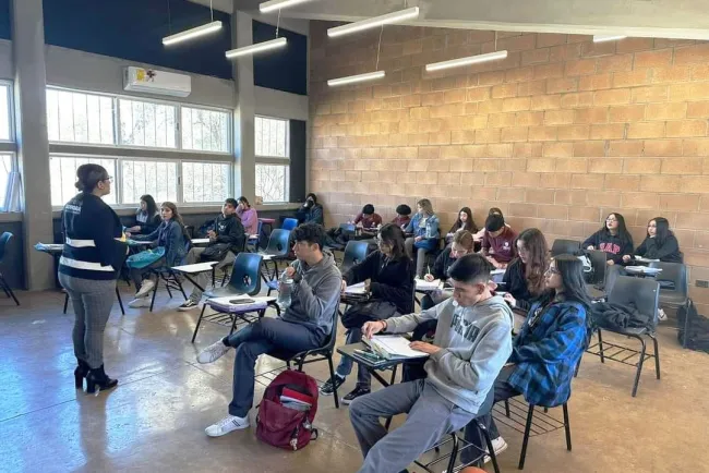 Previenen por uso de vapeadores en la Prepa Municipal