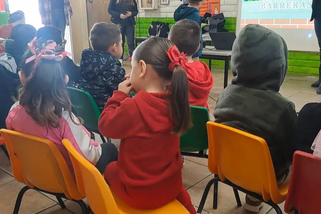 Lleva la Unavim “Construyendo Barreras” a preescolares