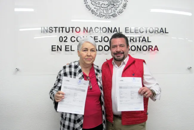 Presenta registro Adalberto Rubio para diputación federal