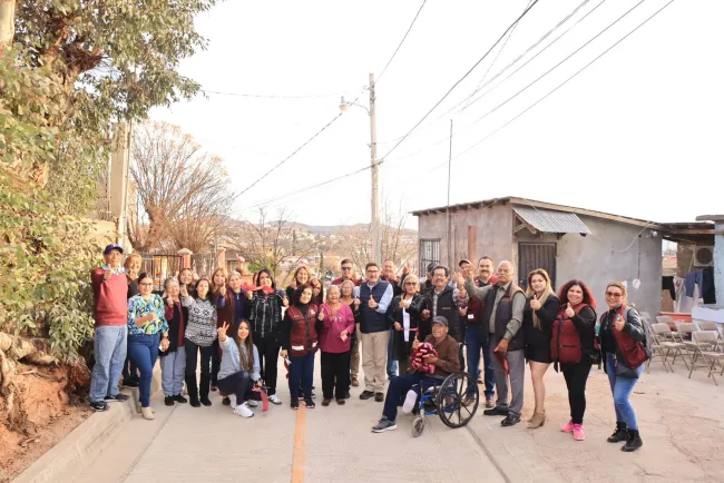 Entrega Alcalde la Calle Agiabampo pavimentada
