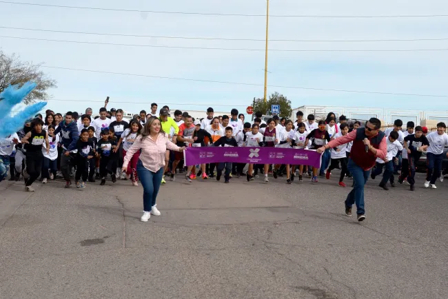 Fomentan convivencia en carrera contra adicciones