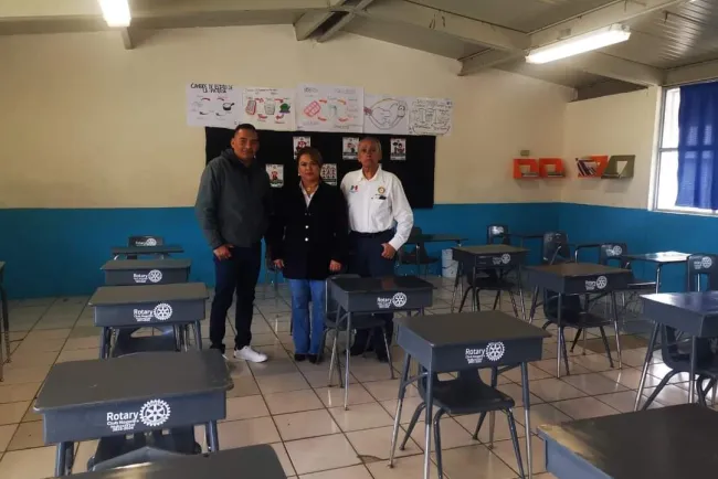 Entrega Club Rotario Nogales Industrial mesabancos