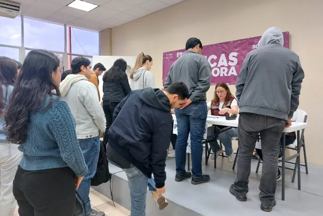 Reciben universitarios becas Sonora de Oportunidades