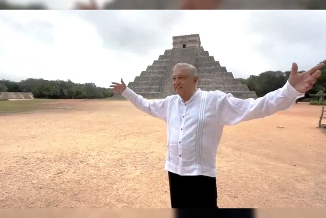 Presume AMLO tiempos de recorrido del Tren Maya; "estoy muy contento… me siento galán"