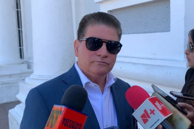 Detienen a familia que transportaba heroína, hay 5 menores