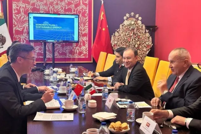 Sostiene gobernador reuniones en China