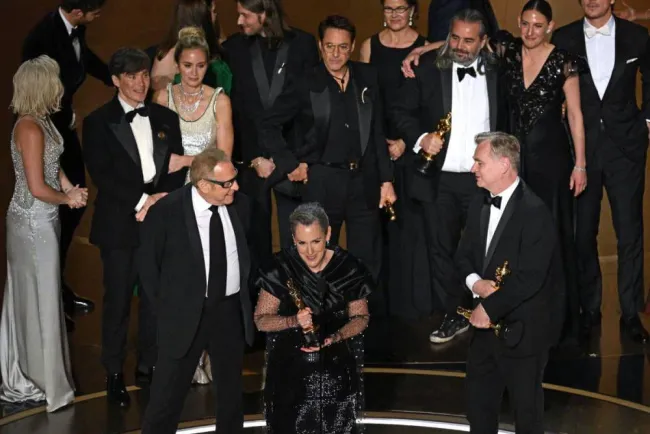 Oppenheimer triunfa en los premios Oscar