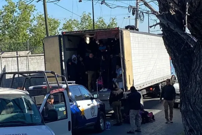 Viajaban cientos de migrantes hacinados en tráiler en Coahuila