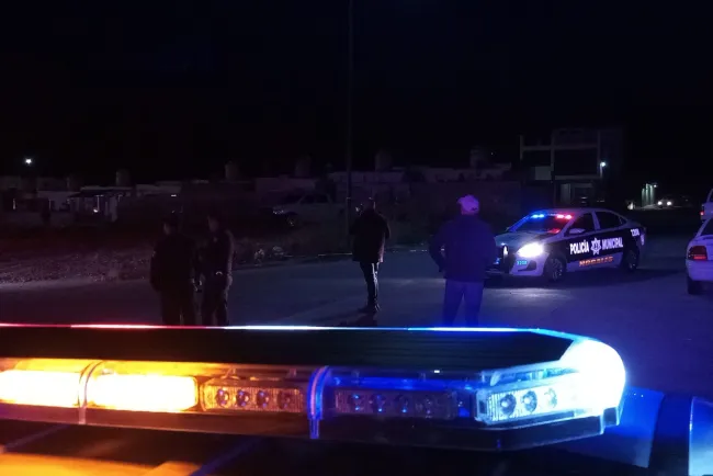 Dañan cortina metálica de expendio