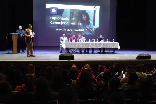 Realizan diplomado de consejería familiar en Nogales