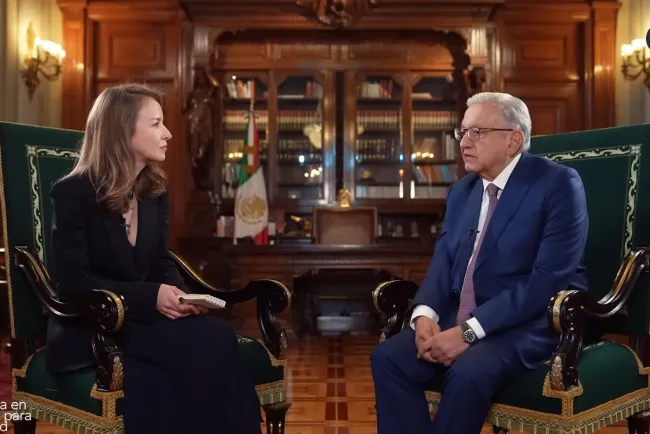 Pide INE a López Obrador borrar entrevista; resalta cualidades de Claudia Sheinbaum