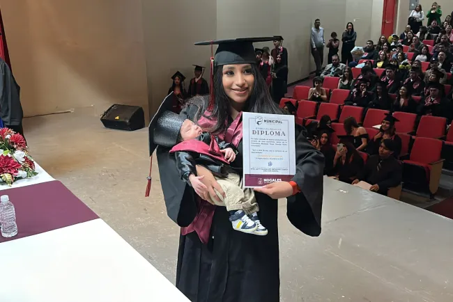 Jóvenes concluyen estudios de la Prepa Municipal