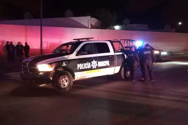 Ebrio y drogado intenta evadir a la policía