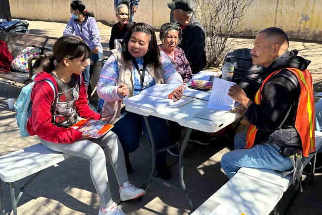 Educan a población en situación de calle