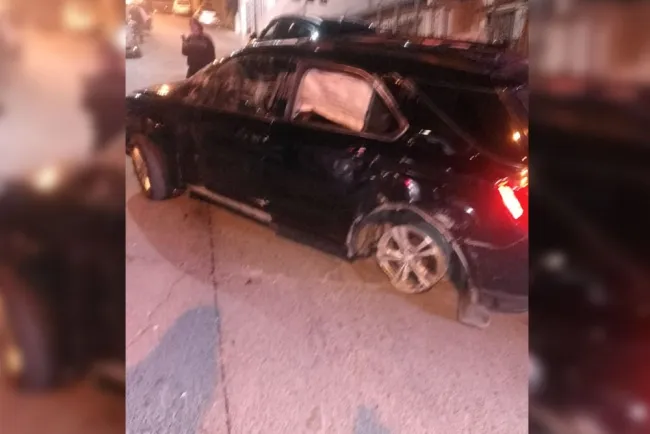 Detienen a conductor ebrio después de persecución y volcadura