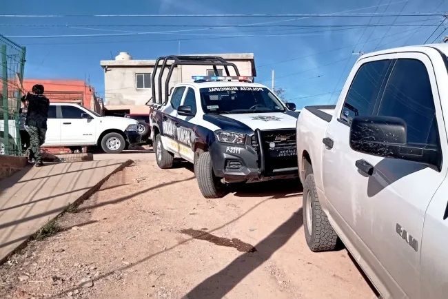Amenazan hombres armados a residente de la Colosio