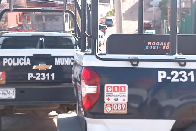 Asaltan expendio a mano armada y se llevan casi 70 mil pesos