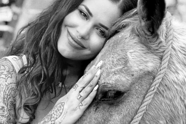 Tiene homenaje en Bellas Artes la fallecida activista Elena Larrea