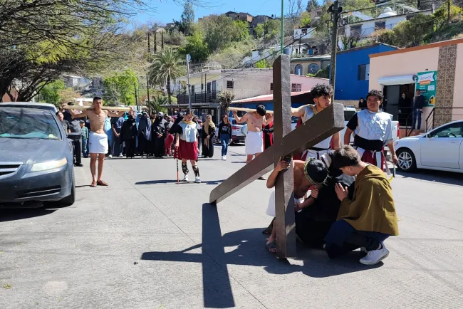 Recrean el tradicional Viacrucis por Semana Santa