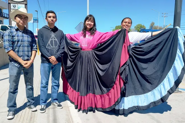 Bailan en cruceros para poder asistir a concurso nacional